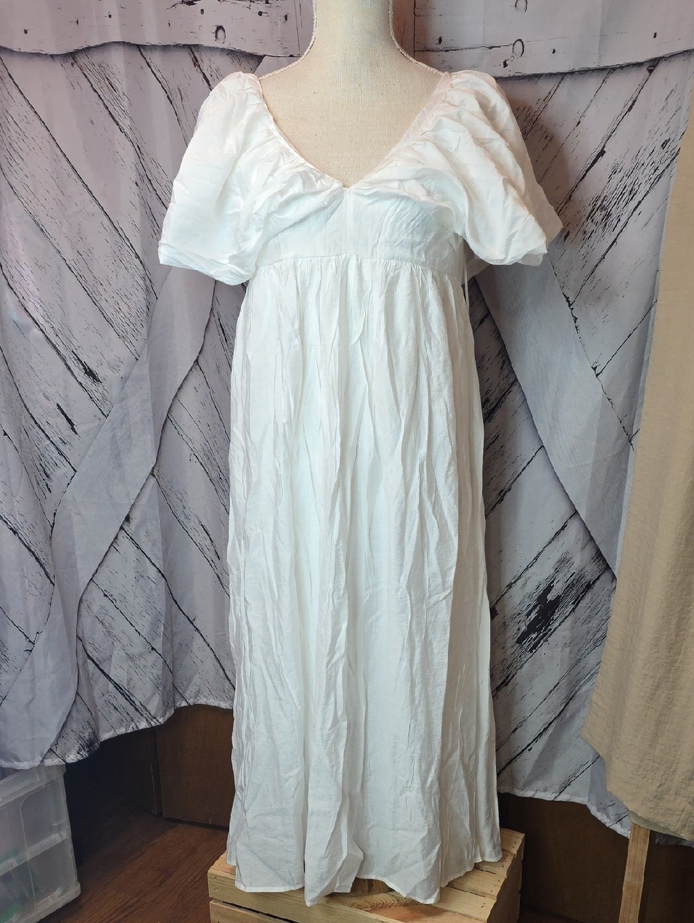 Mood River White Flutter Sleeve Empire Waist Maxi Dress Size Large